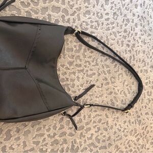 Elegant Black Leather Shoulder Bag
